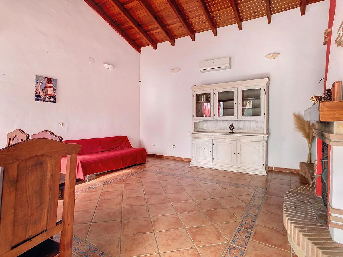 Villa Detached in Coín