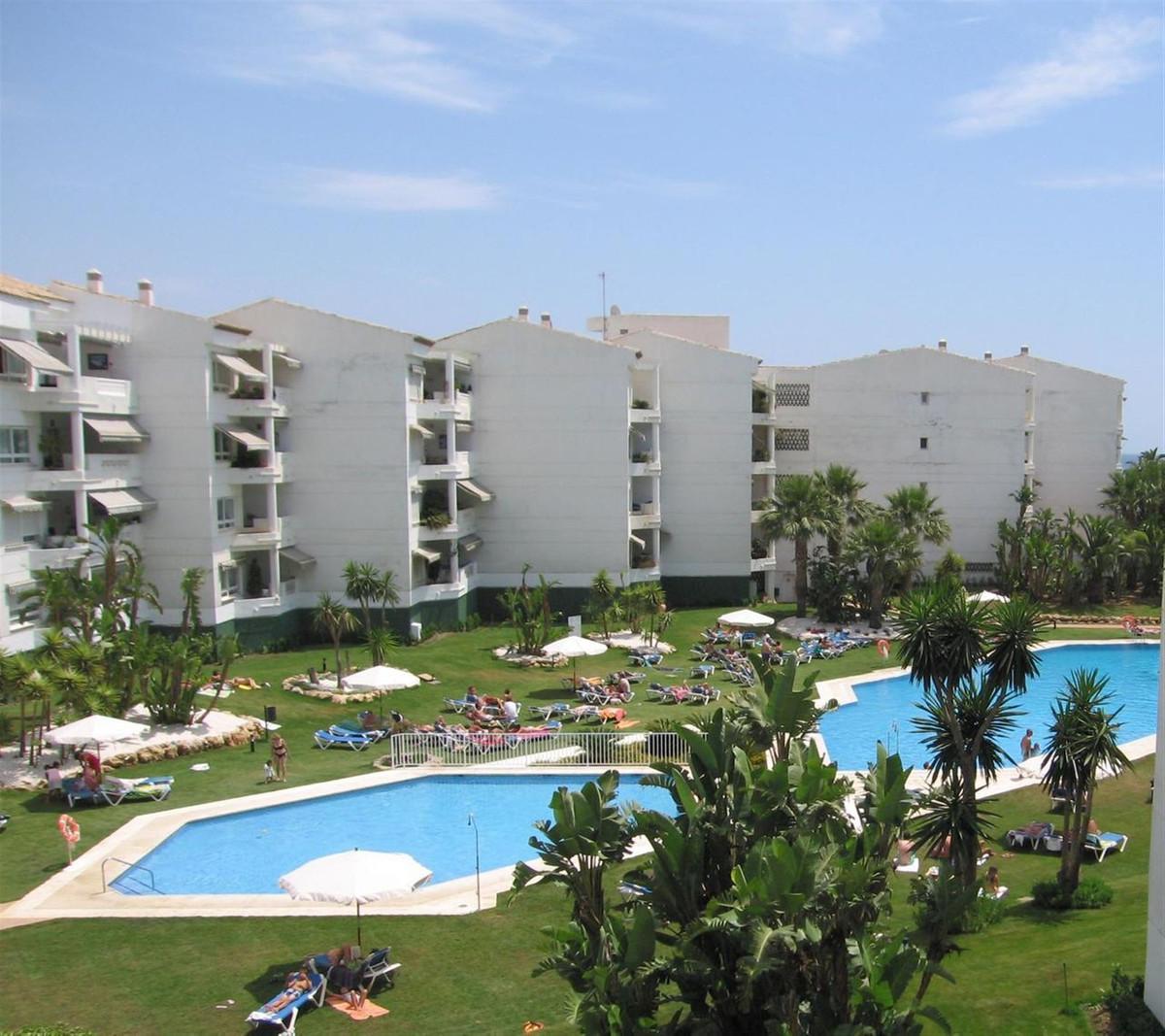 Apartment Middle Floor in Puerto Banús