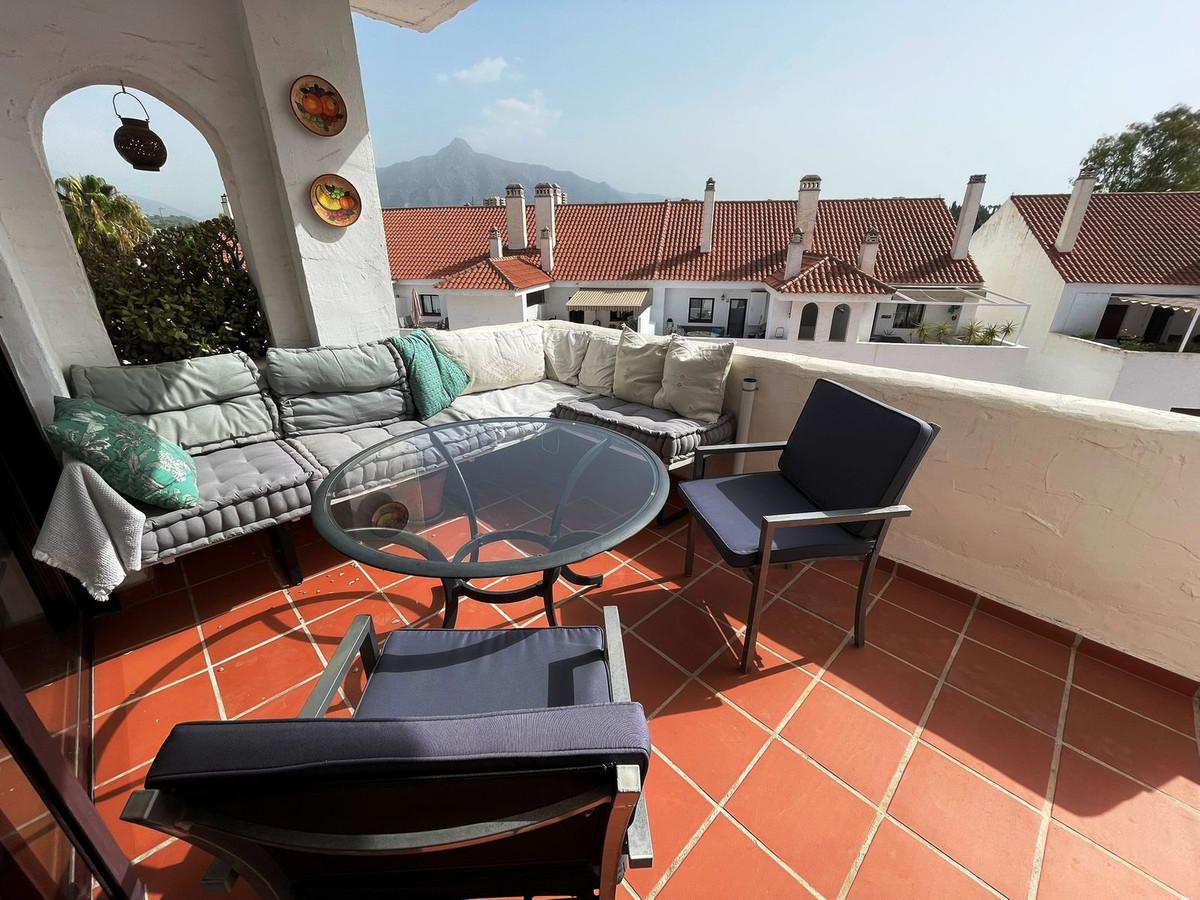 Apartment Middle Floor in Nueva Andalucía