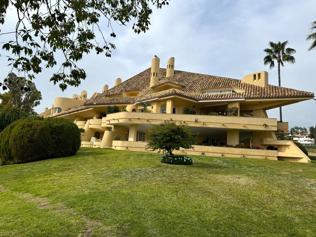 Apartment Duplex in Nueva Andalucía