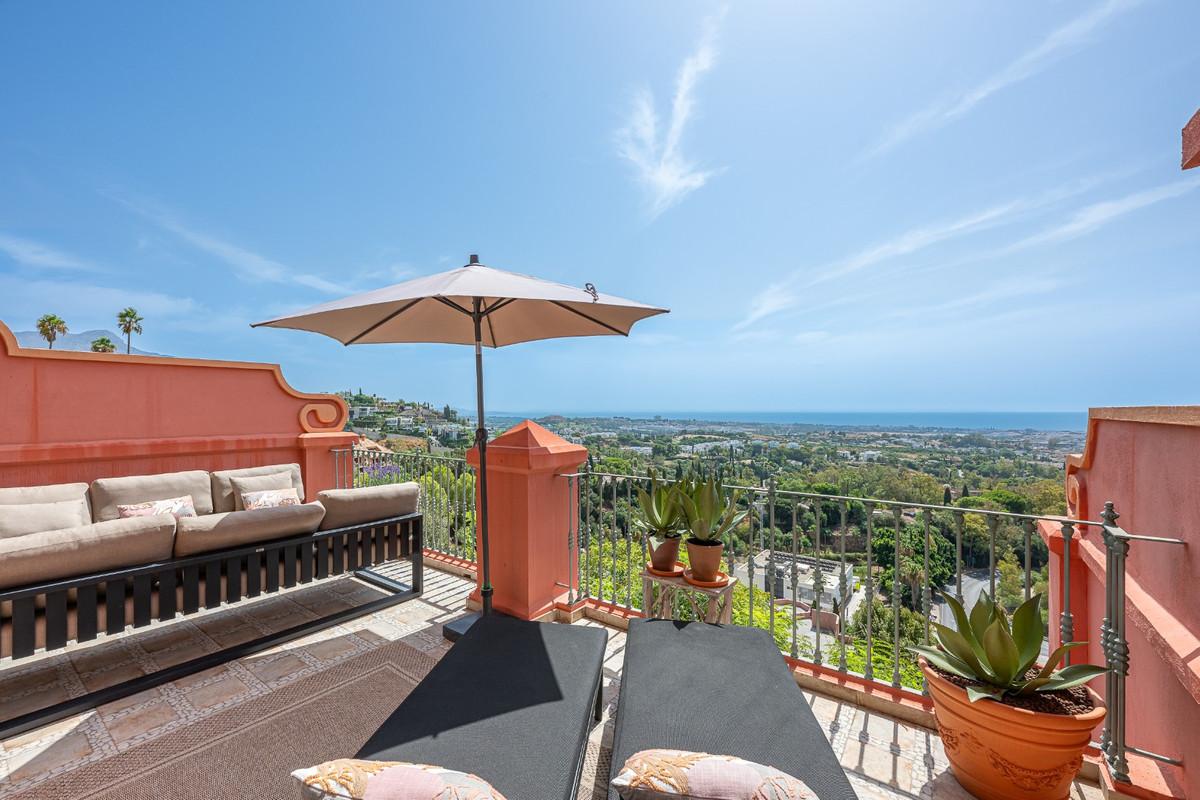 Apartment Duplex in Monte Halcones