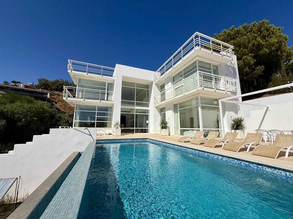 Villa Detached in Valtocado