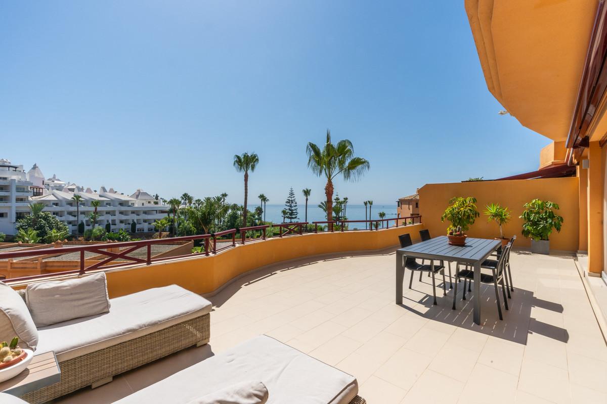 Apartment Middle Floor in Estepona