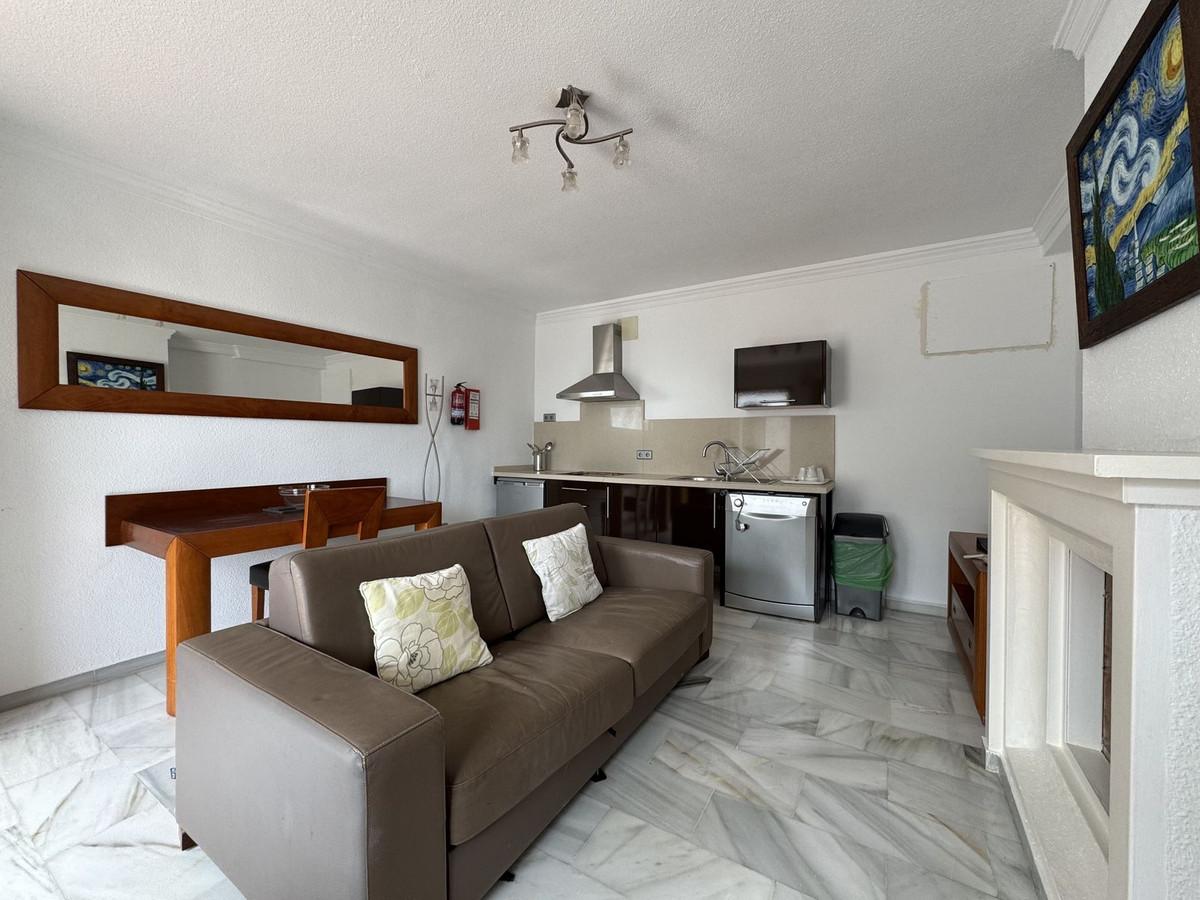 Apartment Middle Floor in San Luis de Sabinillas