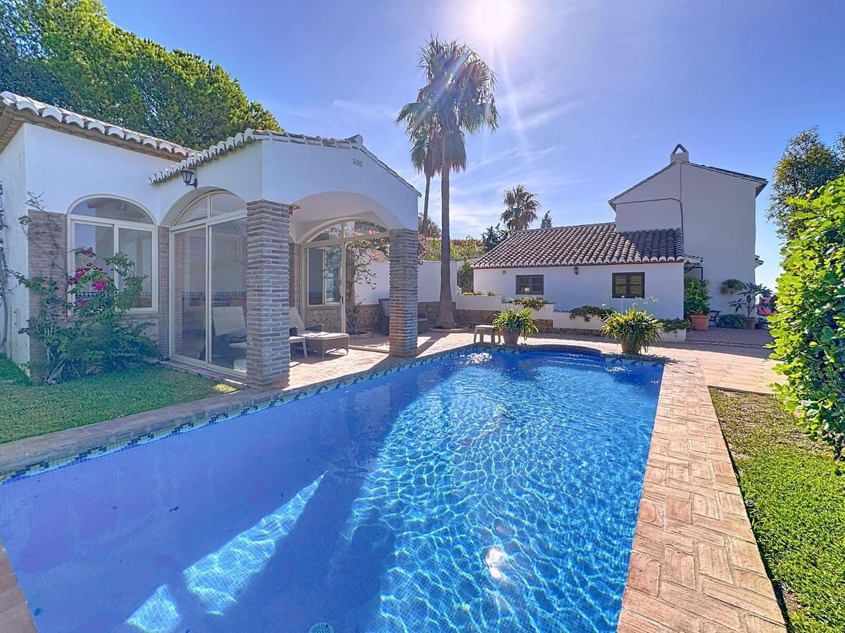 Villa Detached in Valtocado