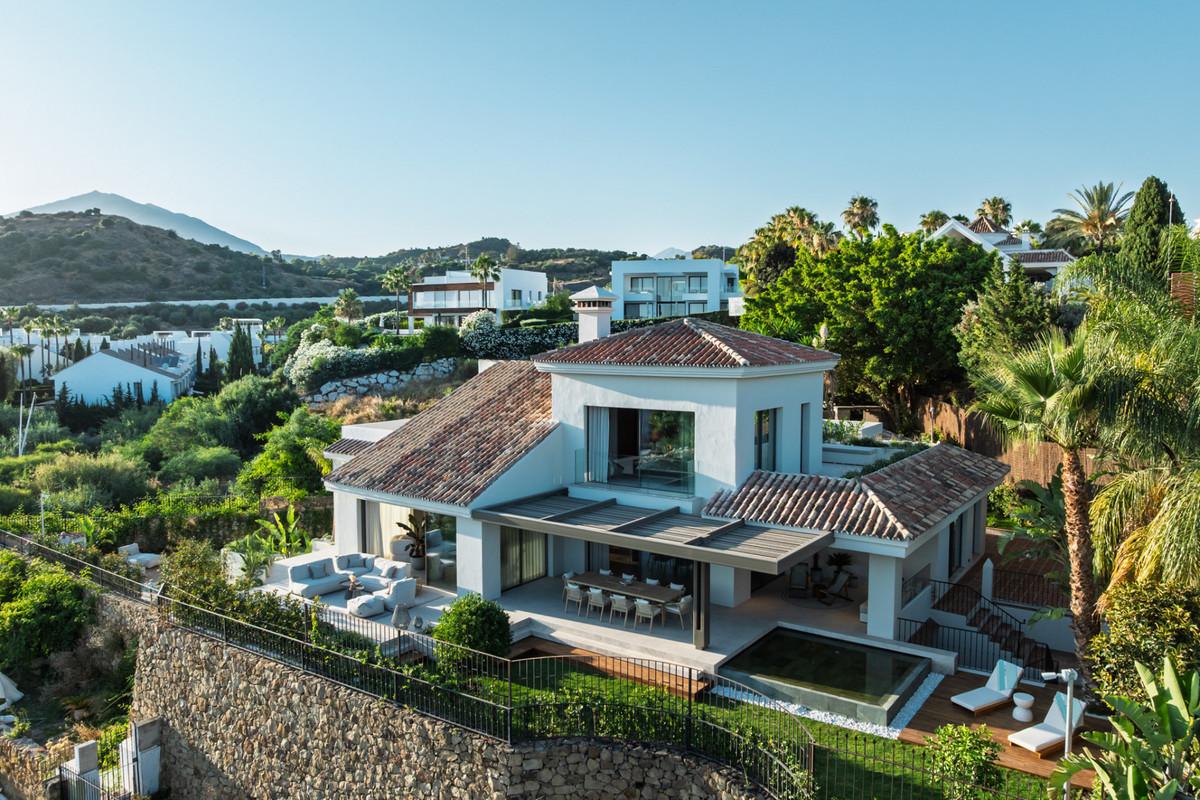 Villa Detached in Nueva Andalucía