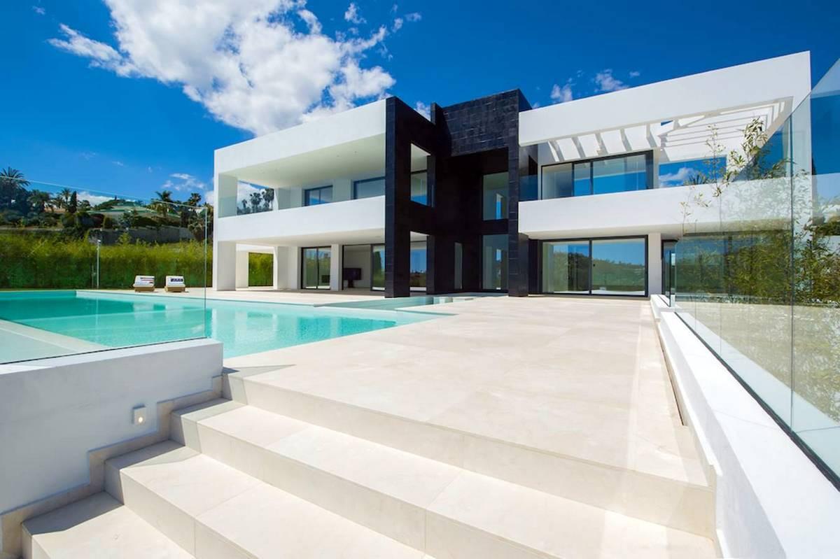 Villa Detached in Nueva Andalucía