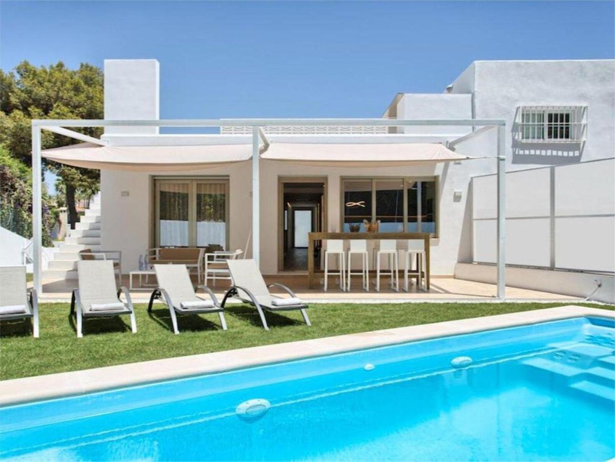 Villa Semi Detached in Nueva Andalucía