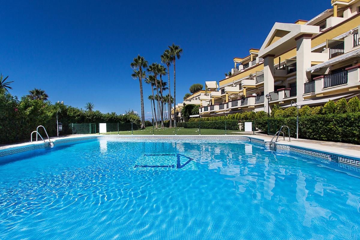 Apartment Penthouse in Elviria