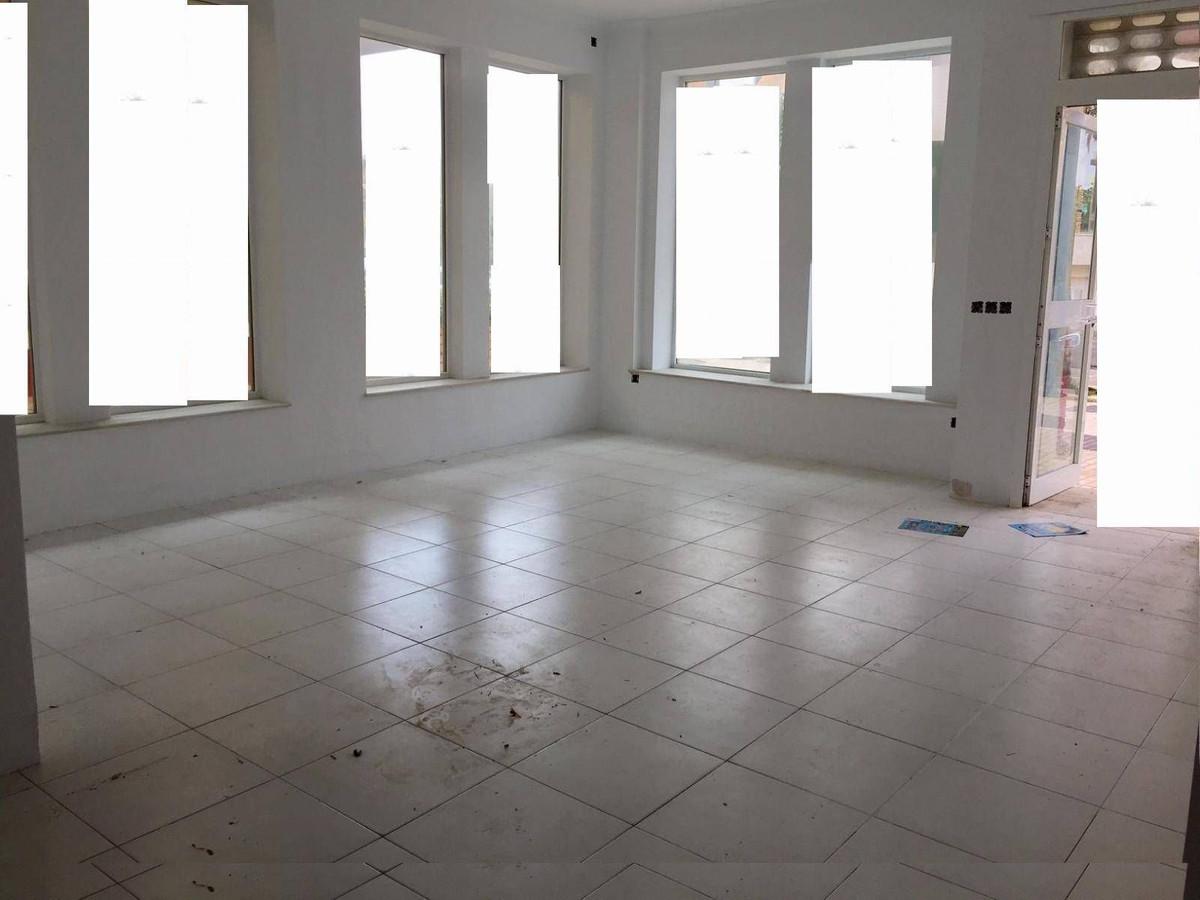 Commercial Building in Fuengirola