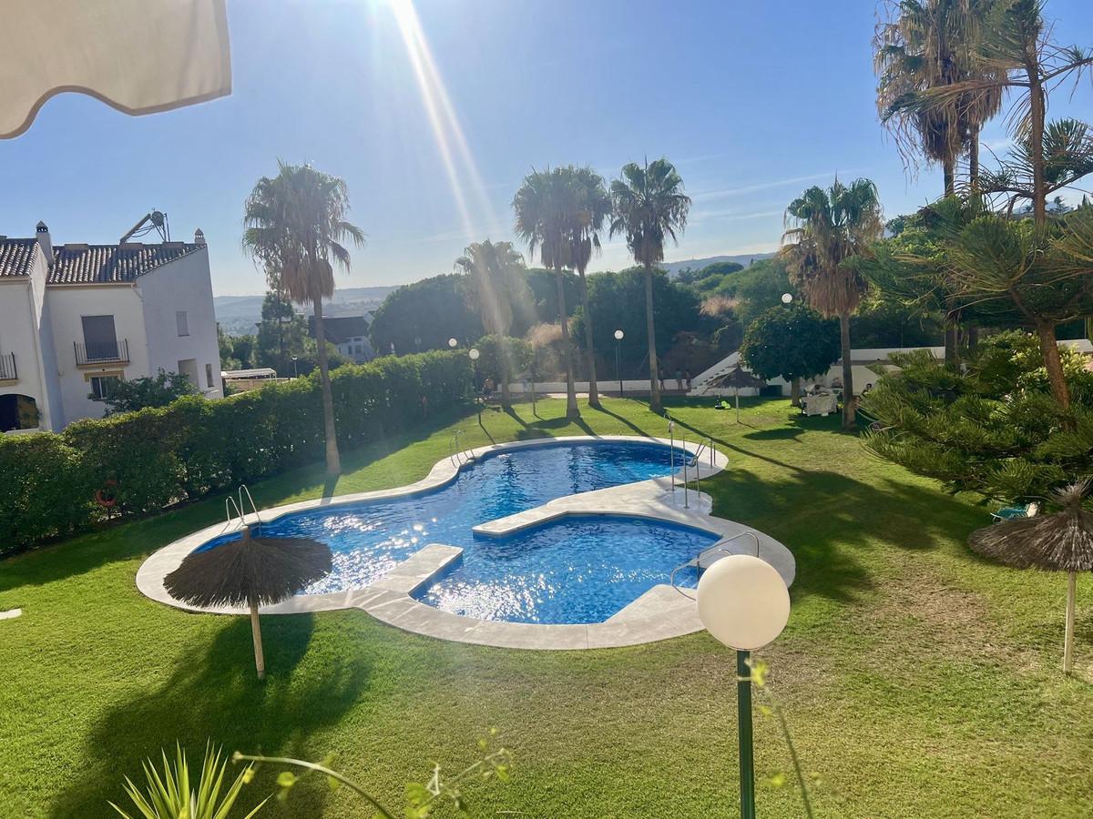 Apartment Middle Floor in Estepona