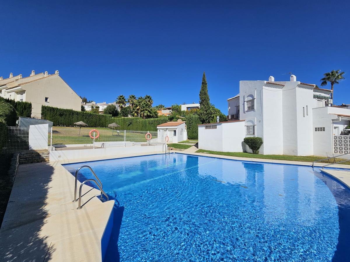 Townhouse Terraced in El Coto