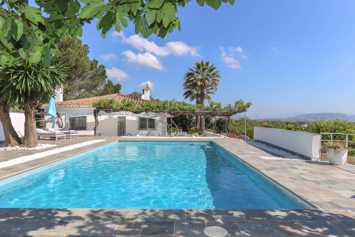 Villa Detached in Coín