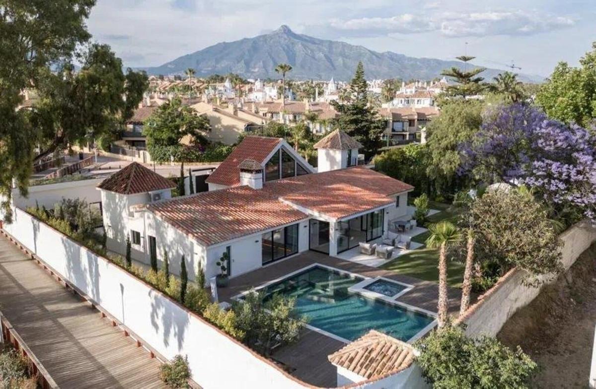 Villa Detached in Puerto Banús