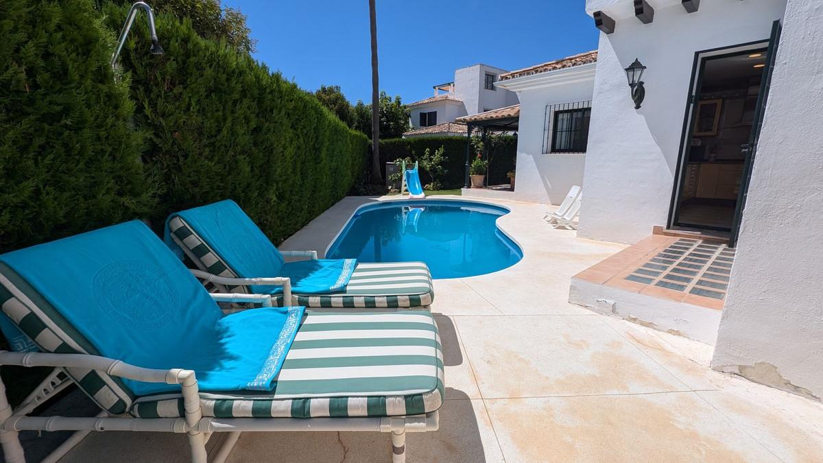 Villa Semi Detached in San Pedro de Alc&aacute;ntara
