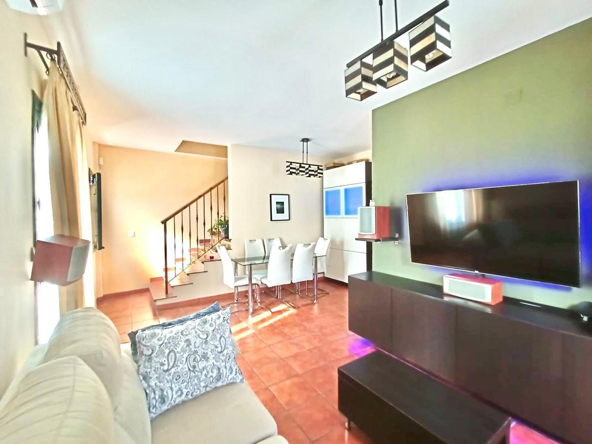 Villa Semi Detached in San Roque