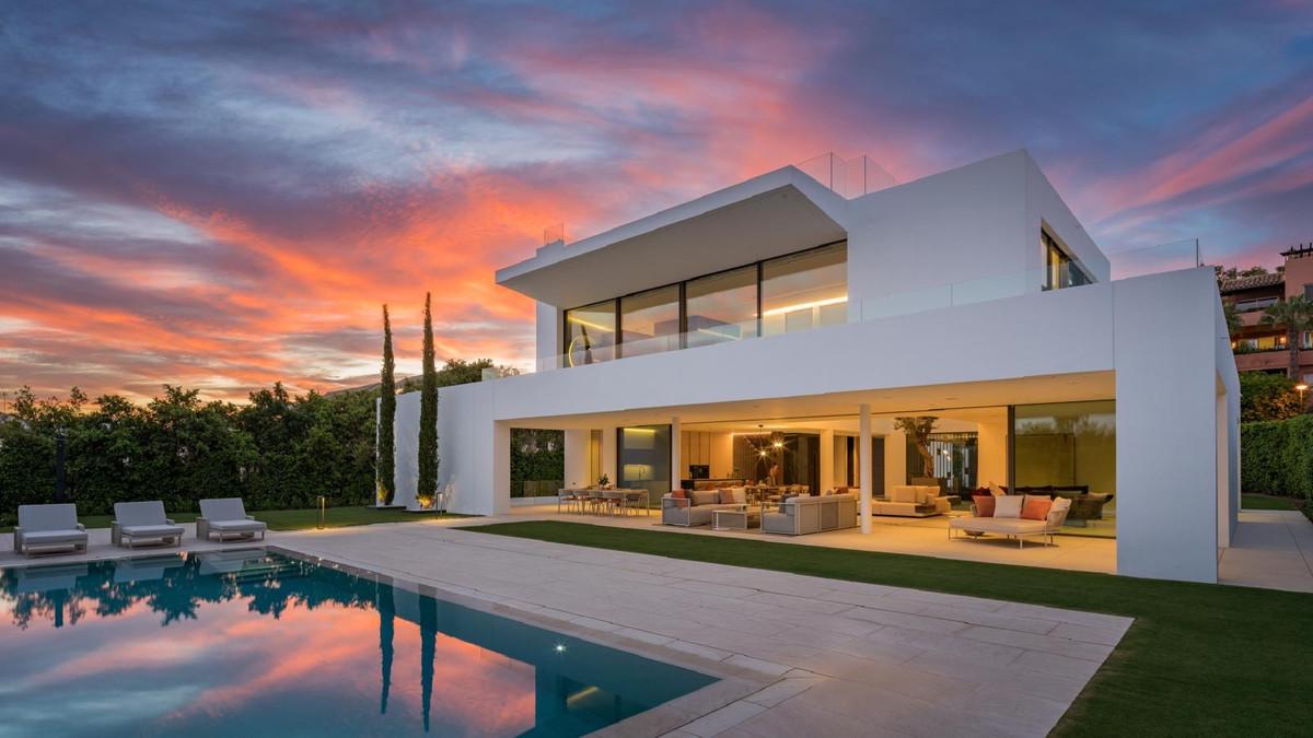 Villa Detached in The Golden Mile