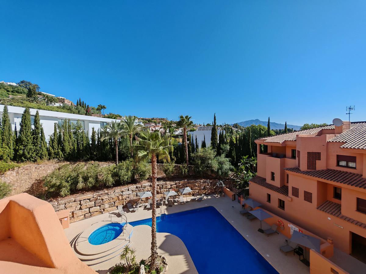 Apartment Middle Floor in Benahavís