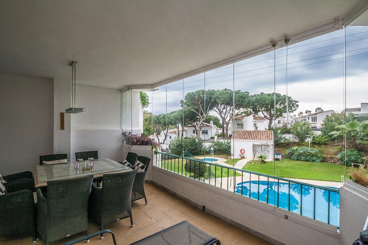 Apartment Middle Floor in Calahonda