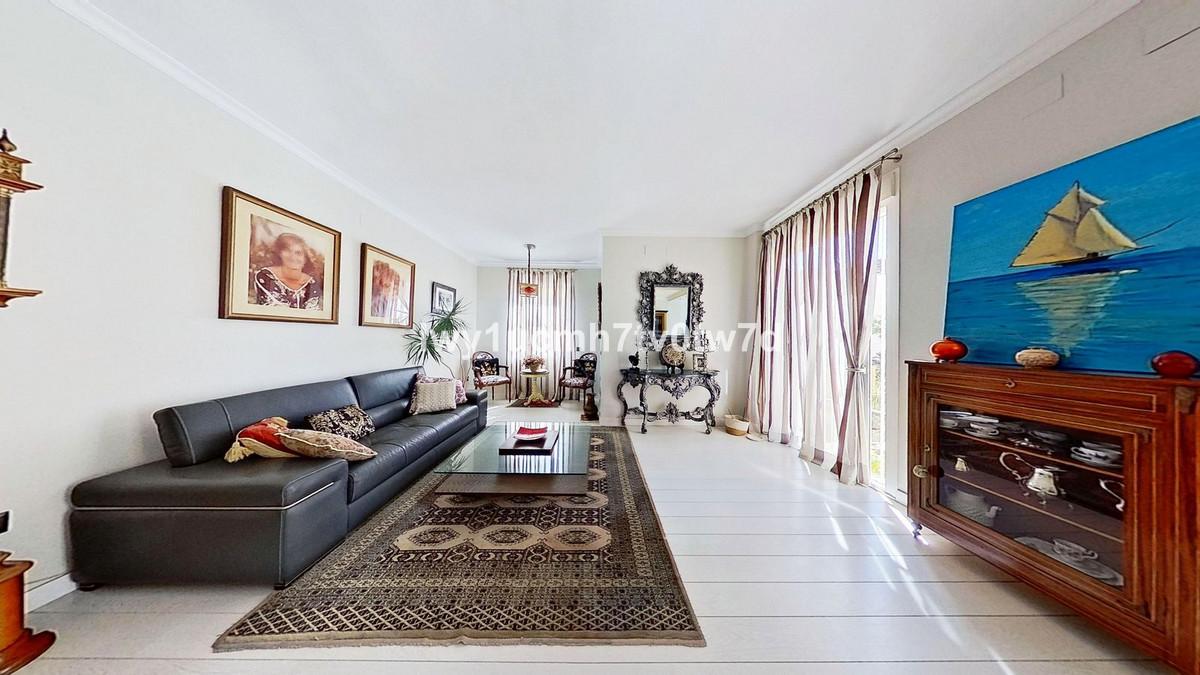 Apartment Middle Floor in Malagueta