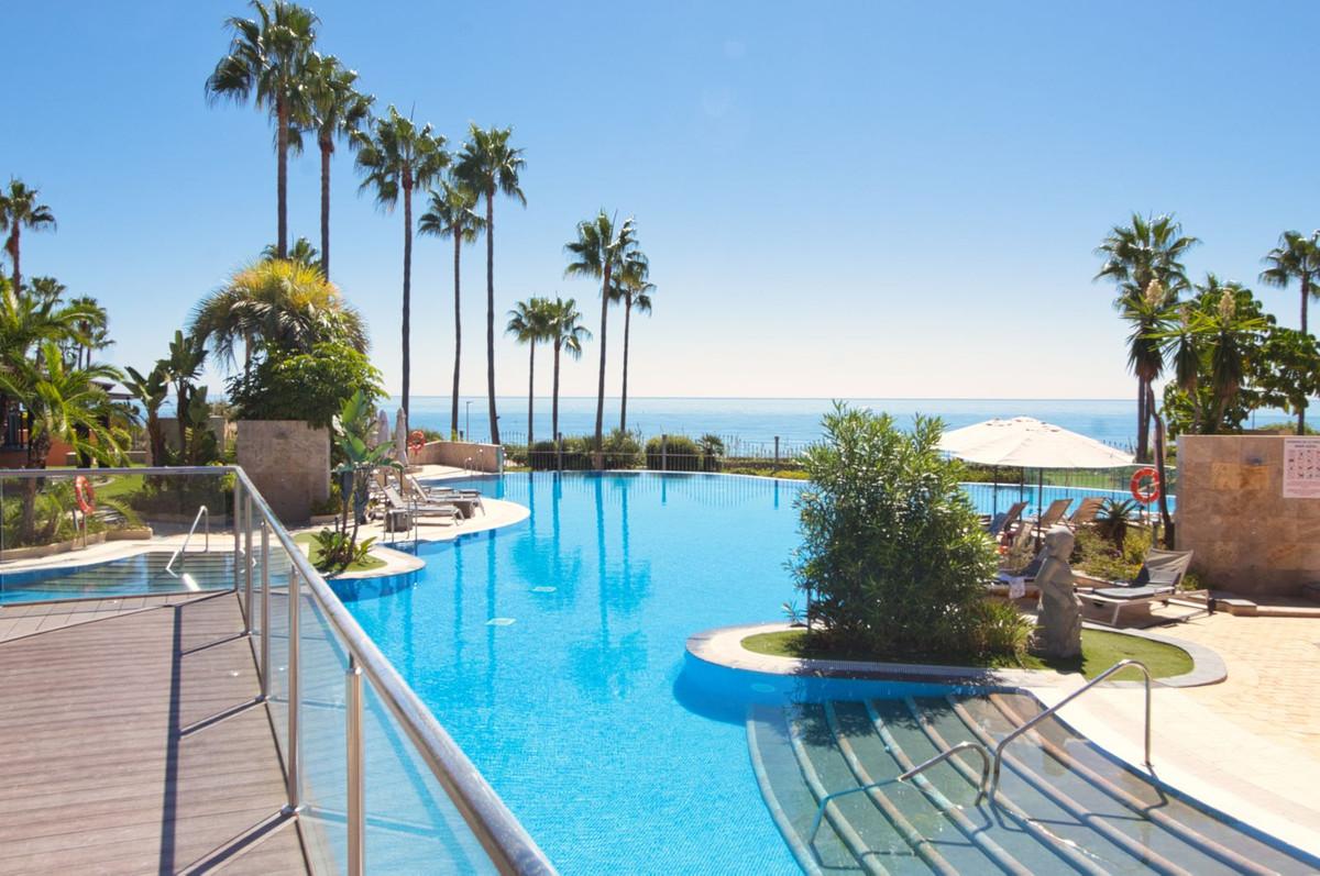 Apartment Middle Floor in Estepona