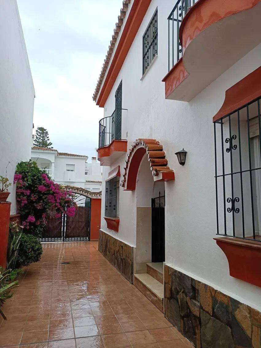 Villa Semi Detached in San Pedro de Alcántara