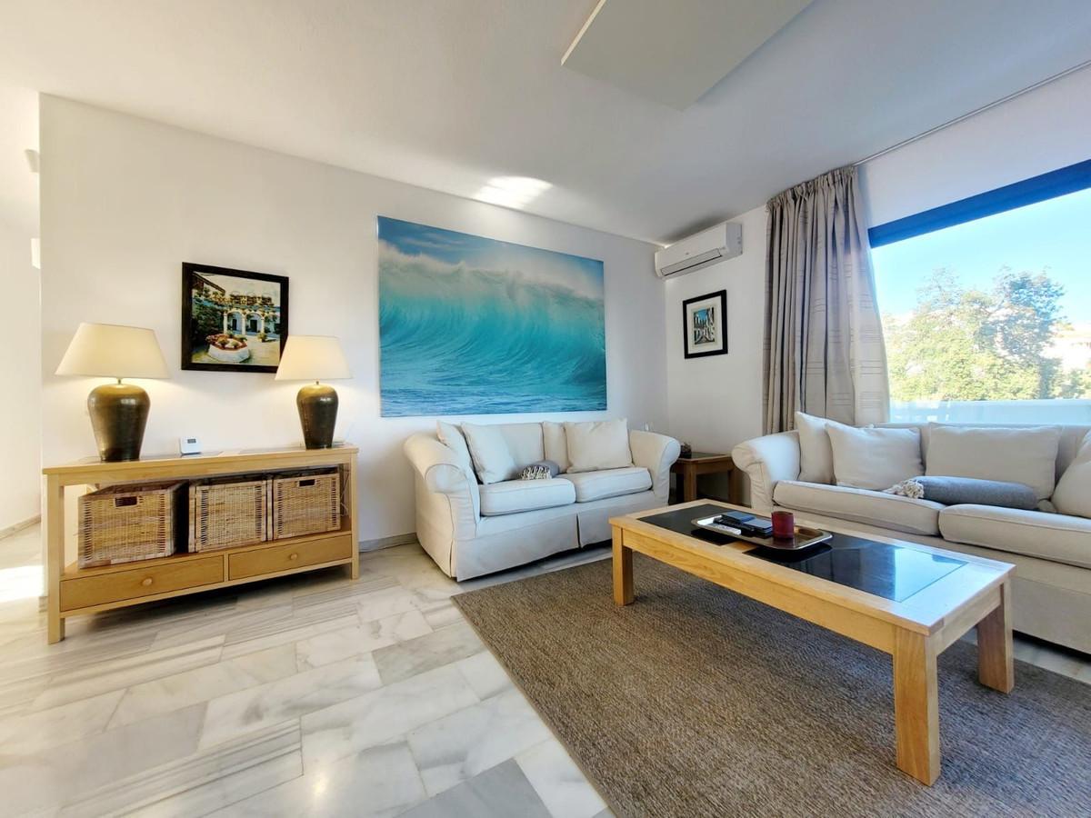 Apartment Middle Floor in Calahonda