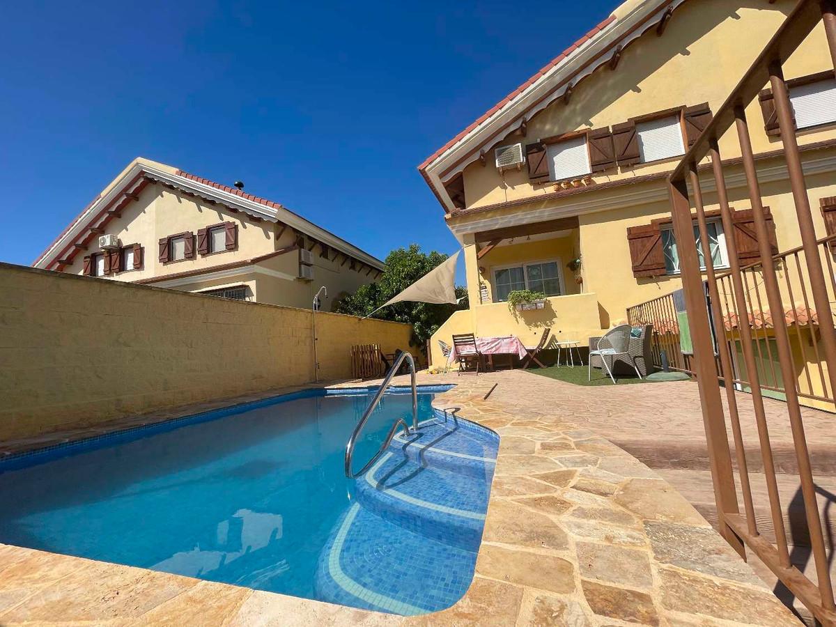 Villa Semi Detached in Alhaurín de la Torre