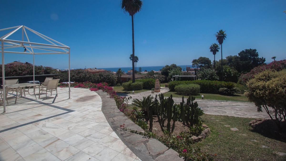 Villa Detached in Estepona