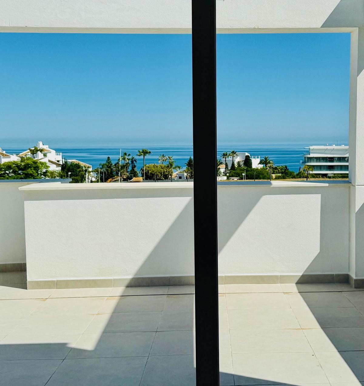 Apartment Penthouse in Estepona