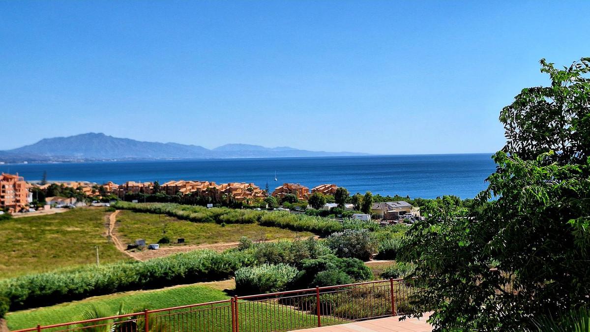 Apartment Middle Floor in Manilva