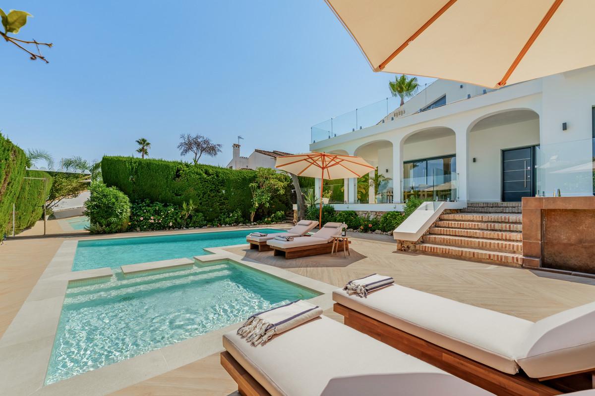 Villa Detached in Nueva Andalucía