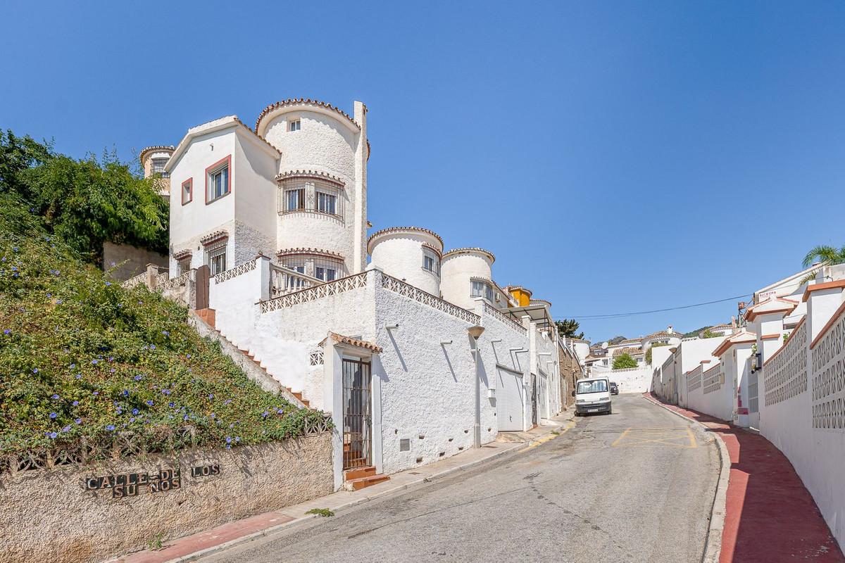 Villa Semi Detached in Benalmadena