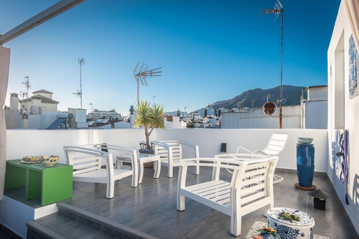 Apartment Penthouse in Estepona