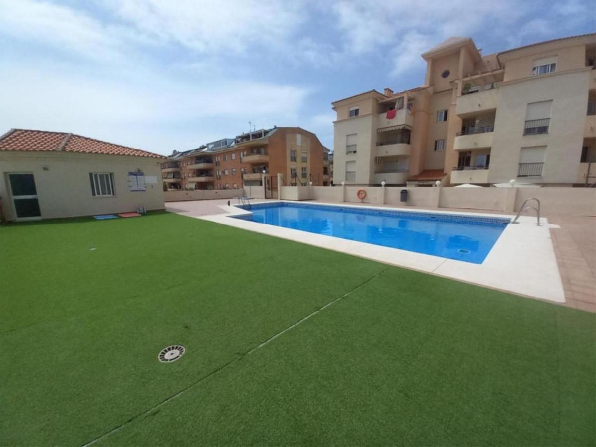 Apartment Middle Floor in Manilva