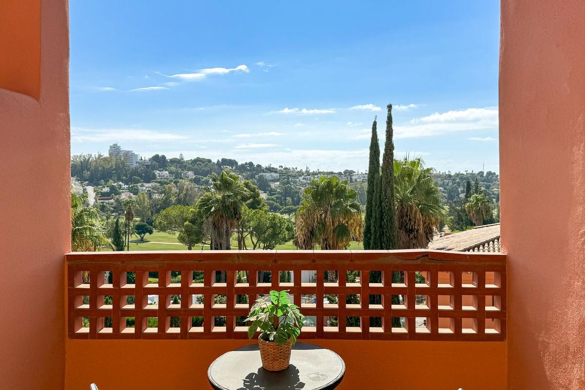 Apartment Penthouse in El Paraiso