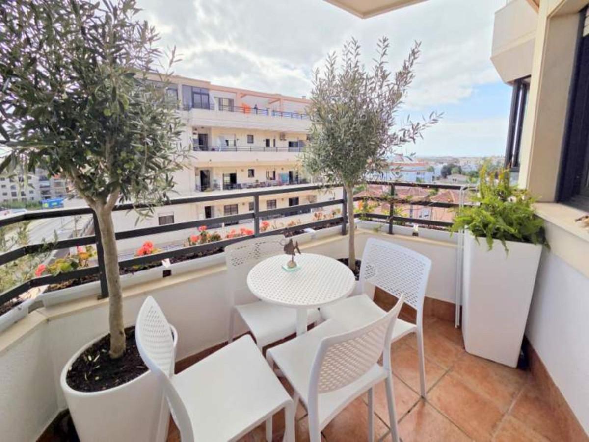 Apartment Middle Floor in San Luis de Sabinillas