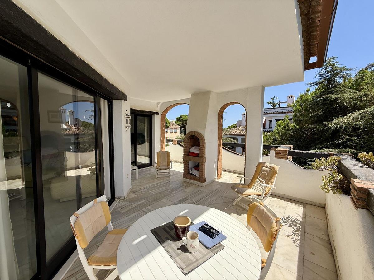 Apartment Middle Floor in Calahonda