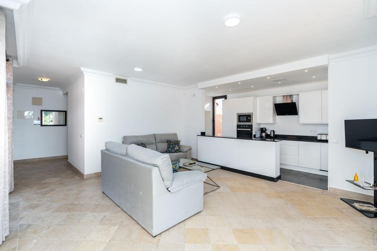 Apartment Penthouse in New Golden Mile