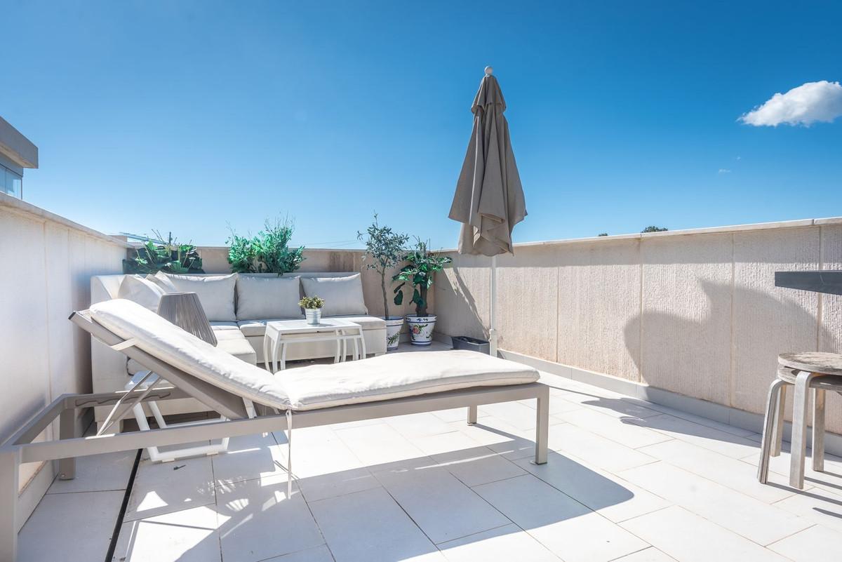Apartment Penthouse in Estepona