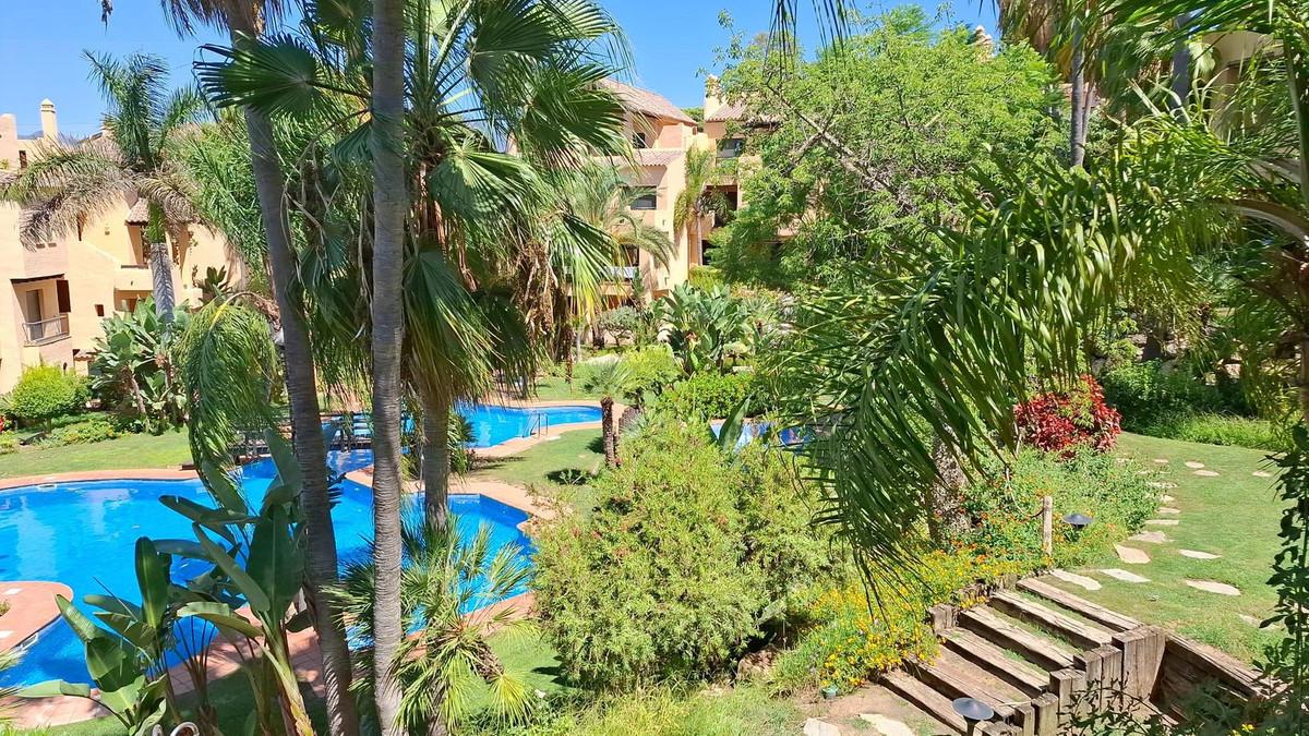 Apartment Middle Floor in El Paraiso
