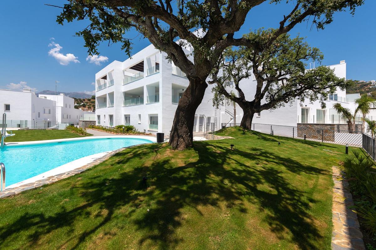 Apartment Middle Floor in Altos de los Monteros