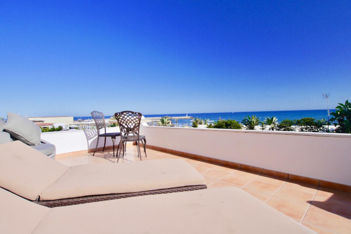 Apartment Penthouse in Puerto de Cabopino