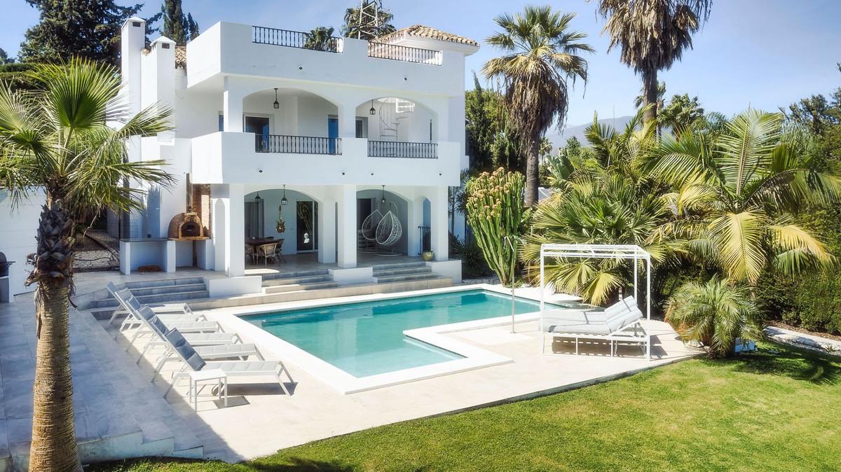 Villa Detached in Nueva Andalucía