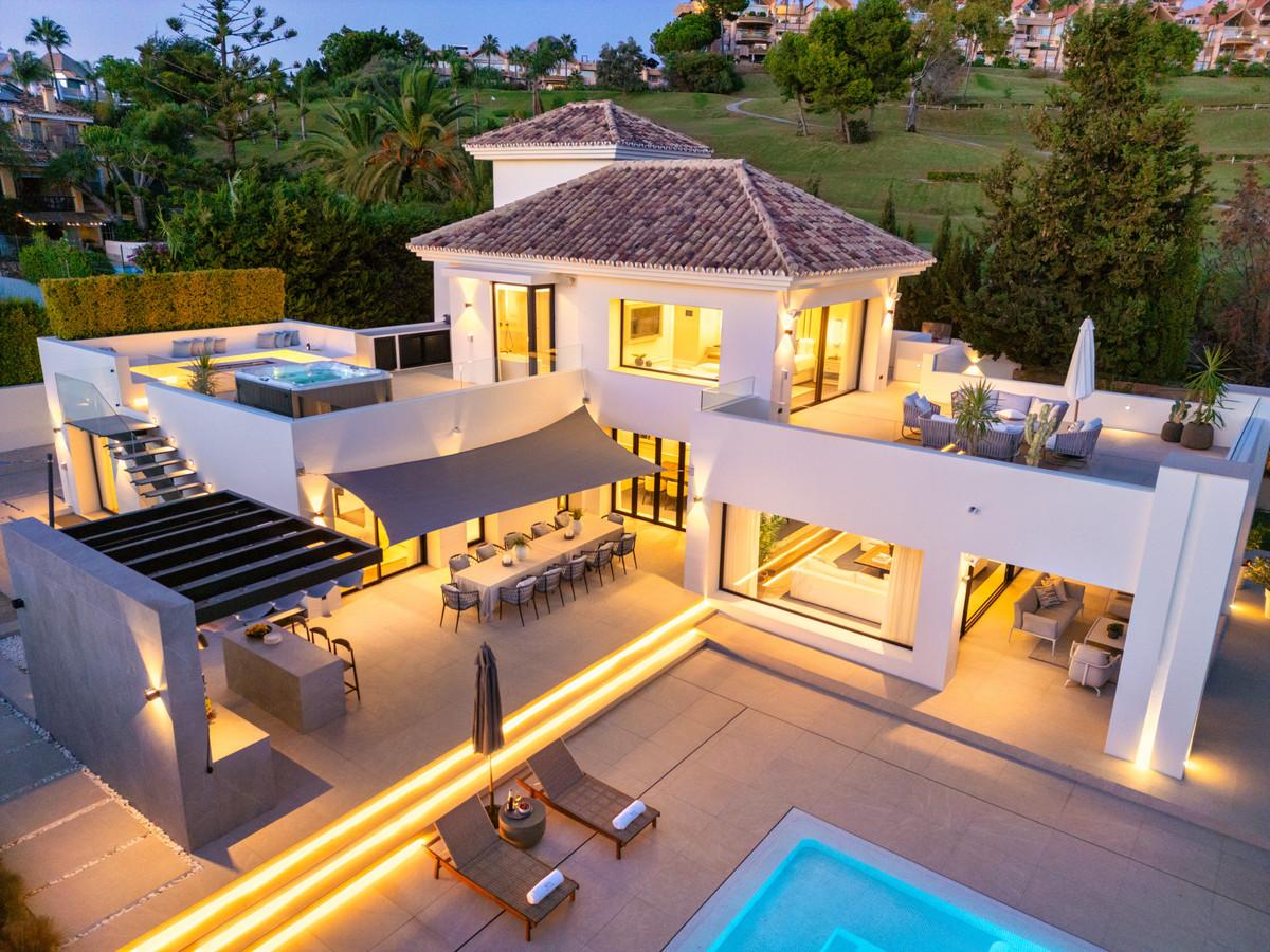 Villa Detached in Nueva Andalucía