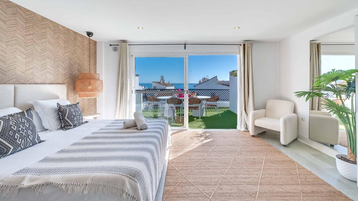 Apartment Middle Floor in Puerto Banús