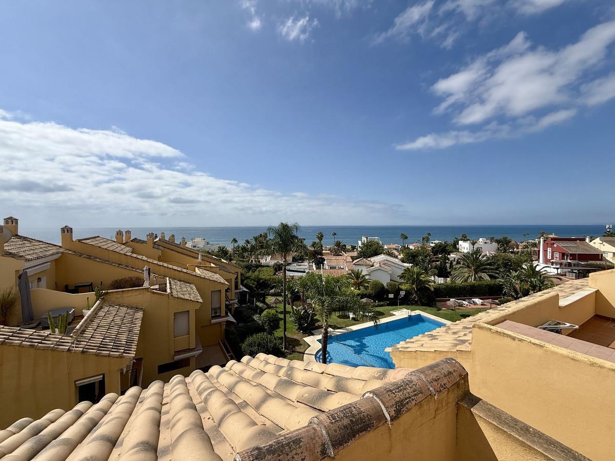 Villa Semi Detached in Elviria