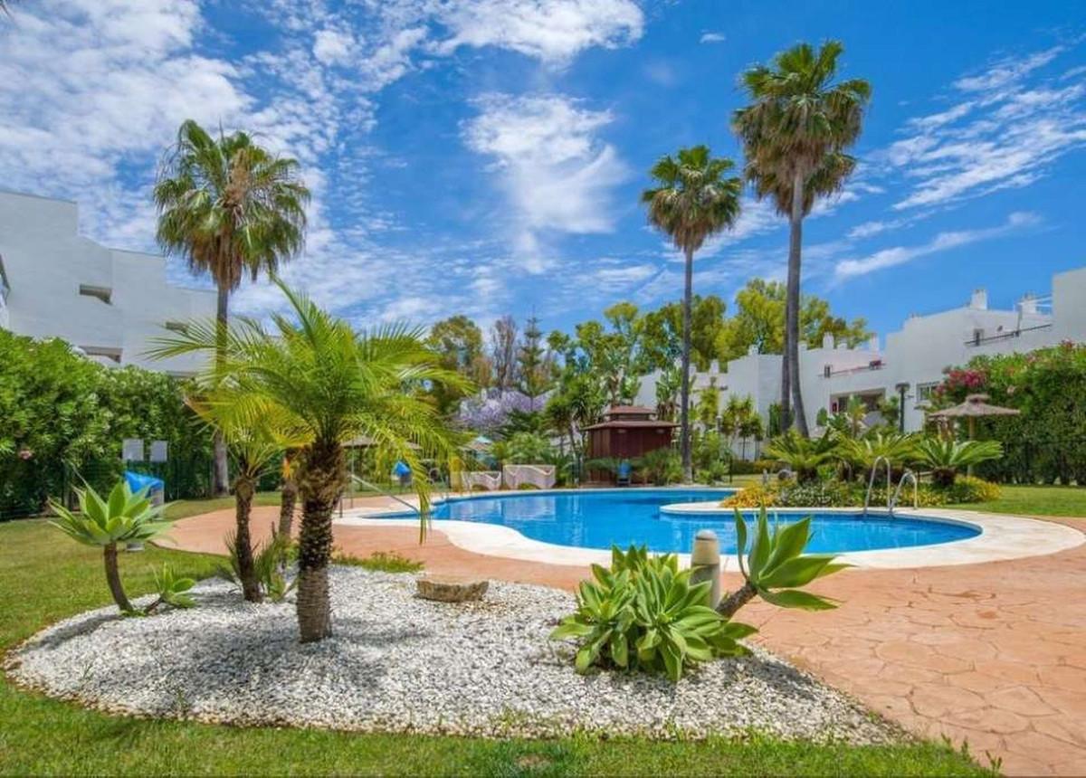 Apartment Ground Floor in Guadalmina Baja