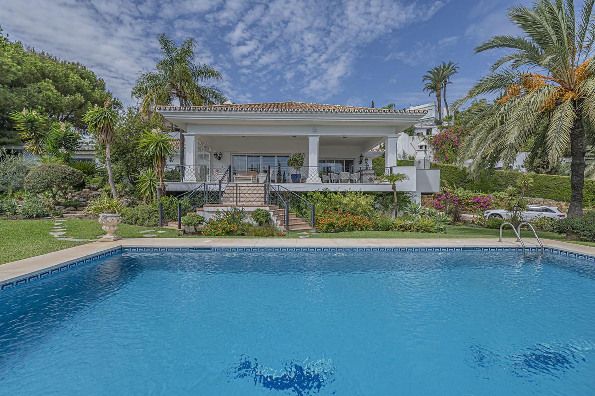 Villa Detached in El Paraiso