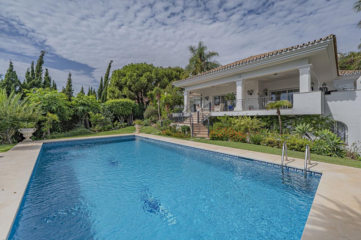 Villa Detached in El Paraiso